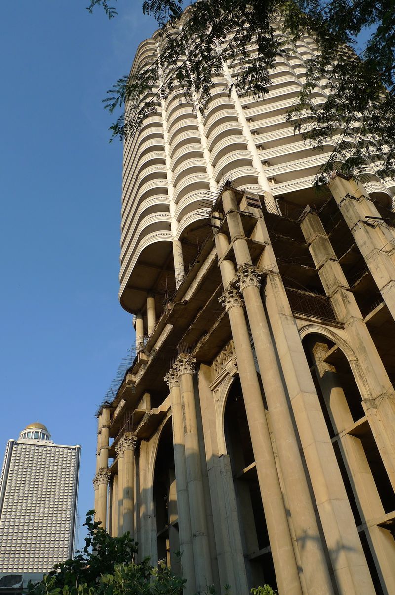 Illustration for article titled The Stark Beauty Of The World's Tallest Unoccupied Buildings